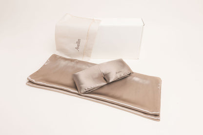 No.25 Anti-Frizz & Crease Defence Pillowcase & Moisture-Lock Mask Duo