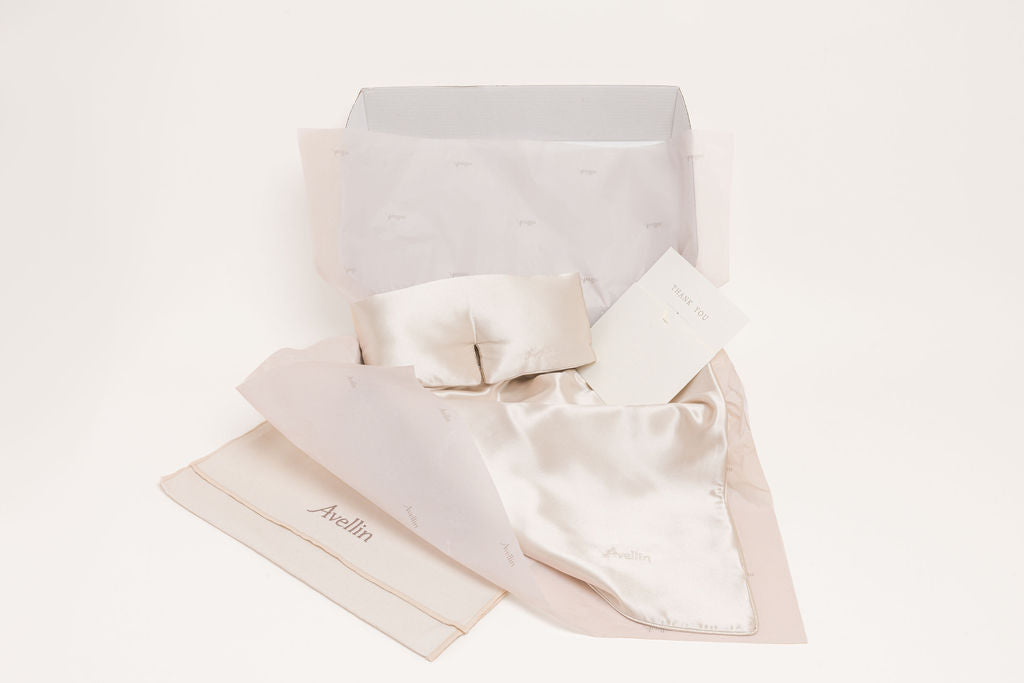 No.25 Anti-Frizz & Crease Defence Pillowcase & Moisture-Lock Mask Duo